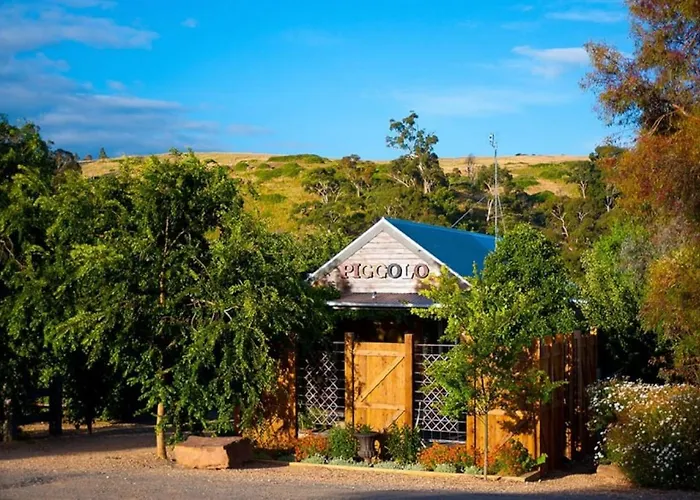 Piccolo Cosy Cottage With Views